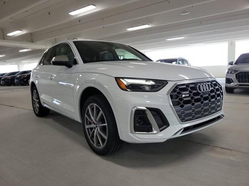2025 Audi SQ5 Premium Plus