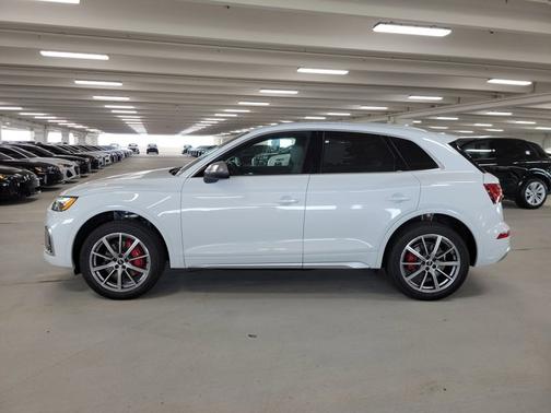 2025 Audi SQ5 Premium Plus