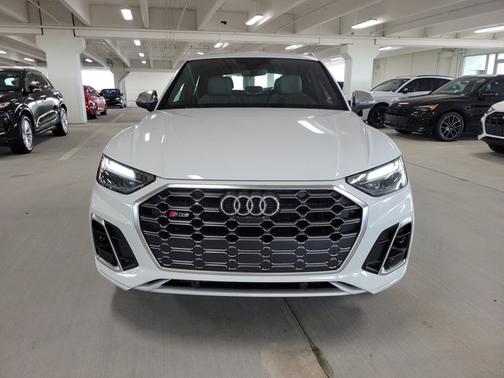 2025 Audi SQ5 Premium Plus