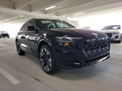2025 Audi Q8 Premium Plus