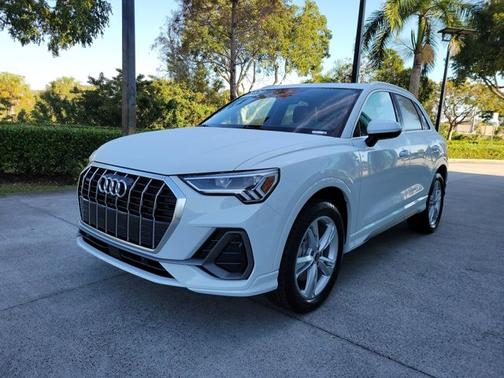 2024 Audi Q3 S line Premium Plus