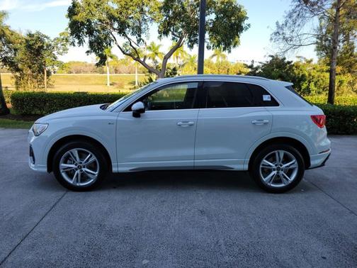 2024 Audi Q3 S line Premium Plus