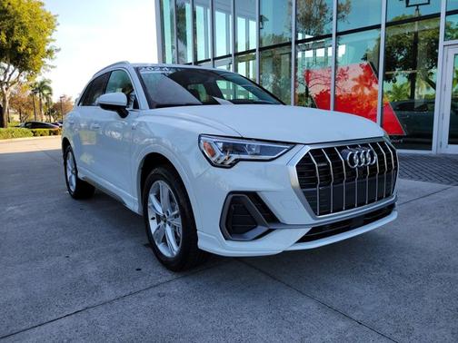 2024 Audi Q3 S line Premium Plus