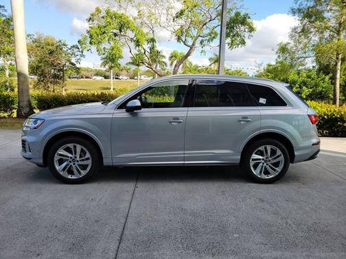 2021 Audi Q7 Premium Plus