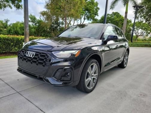 2025 Audi Q5 S line Premium