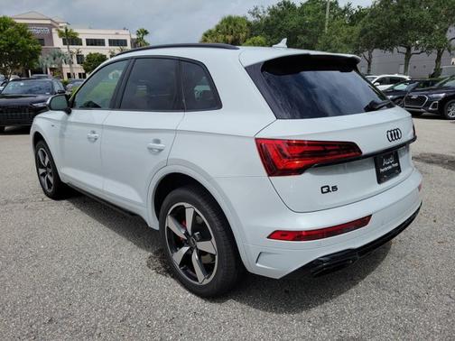 2024 Audi Q5 S line Premium Plus