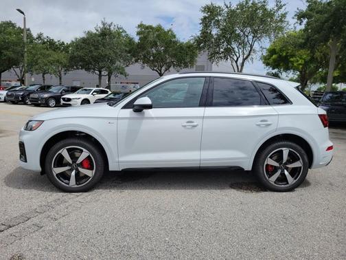 2024 Audi Q5 S line Premium Plus