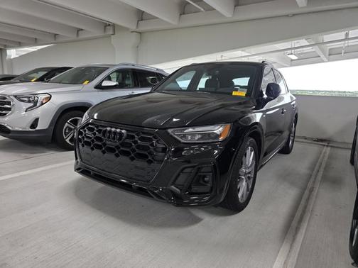 2023 Audi Q5 S line Premium Plus