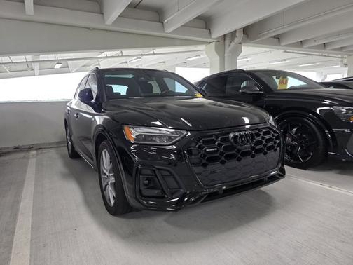 2023 Audi Q5 S line Premium Plus