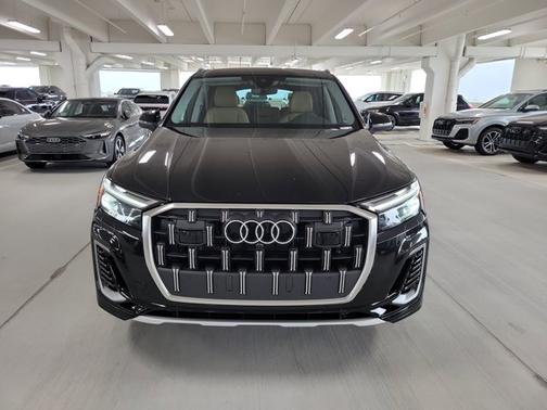 2025 Audi Q7 Premium Plus