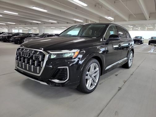 2025 Audi Q7 Premium Plus