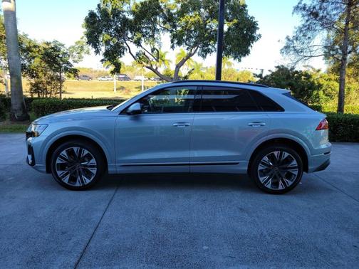 2024 Audi Q8 Premium
