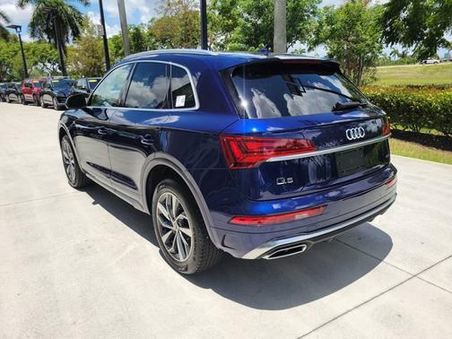 2022 Audi Q5 S line Premium