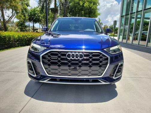 2022 Audi Q5 S line Premium
