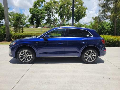 2022 Audi Q5 S line Premium