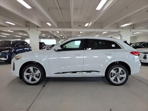 2025 Audi Q5 Premium Plus