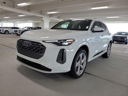 2025 Audi Q5 Premium Plus