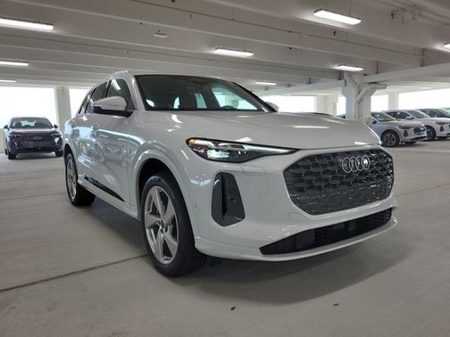 2025 Audi Q5 Premium Plus