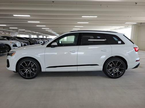 2025 Audi Q7 Premium Plus