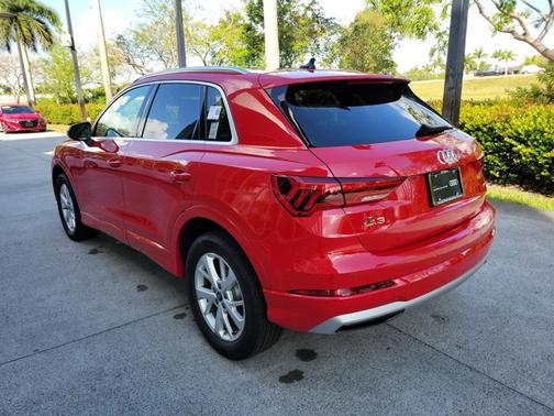 2024 Audi Q3 Premium