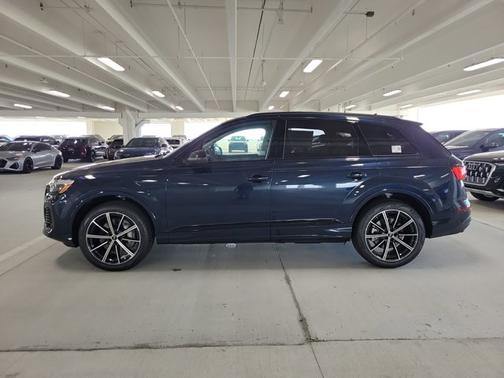 2025 Audi Q7 Premium Plus
