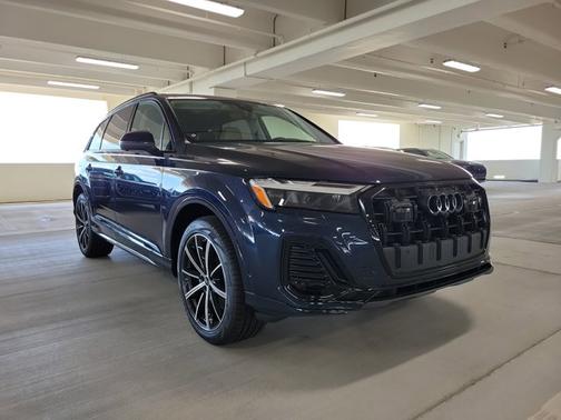 2025 Audi Q7 Premium Plus