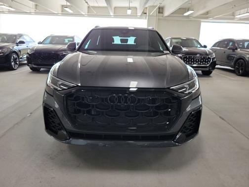 2025 Audi Q8 Premium Plus