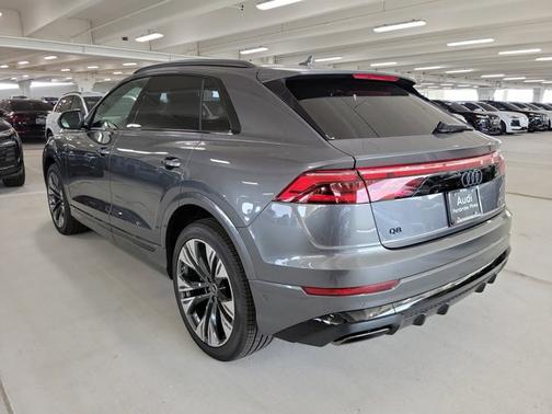 2025 Audi Q8 Premium Plus