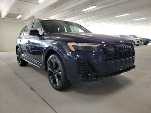 2025 Audi Q7 Premium Plus