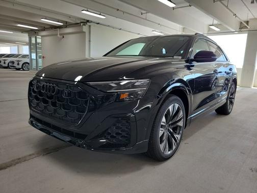 2025 Audi Q8 Premium Plus