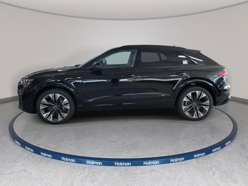 2025 Audi Q8 Premium Plus
