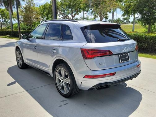 2025 Audi Q6 e-tron Premium Plus