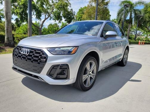 2025 Audi Q6 e-tron Premium Plus