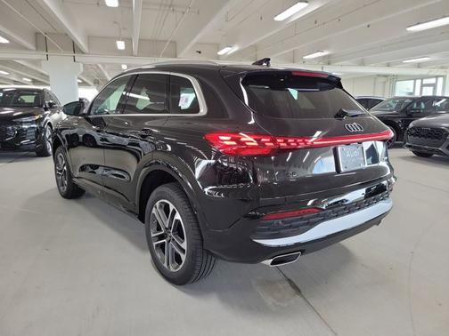 2025 Audi Q5 Premium