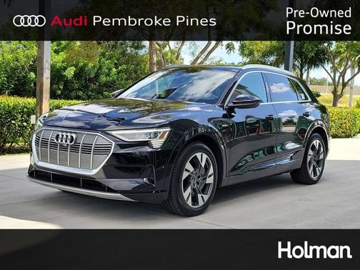 2022 Audi e-tron Premium Plus
