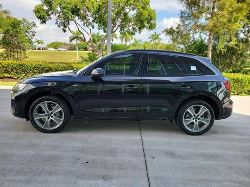 2025 Audi Q5 S line Premium