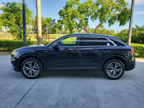 2021 Audi Q8 Premium Plus
