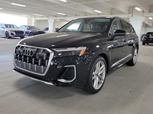 2025 Audi Q7 Premium Plus