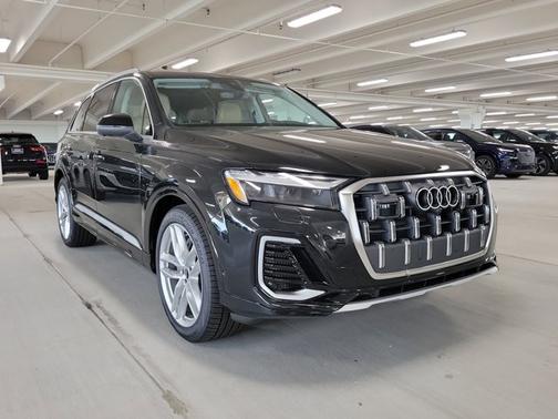 2025 Audi Q7 Premium Plus