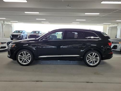 2025 Audi Q7 Premium Plus