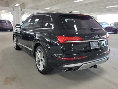 2025 Audi Q7 Premium Plus