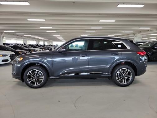2025 Audi Q5 Premium