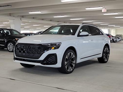 2025 Audi Q8 Premium Plus