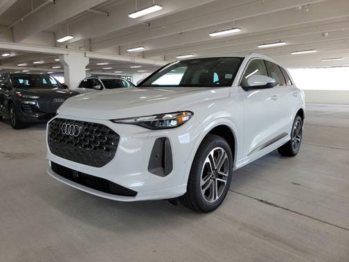 2025 Audi Q5 Premium