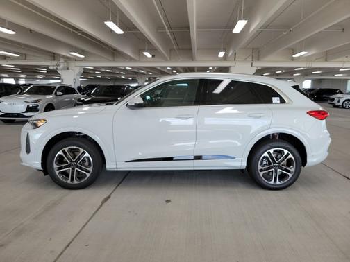 2025 Audi Q5 Premium