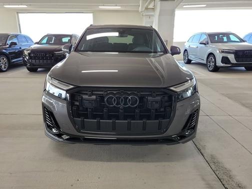 2025 Audi Q7 Premium Plus