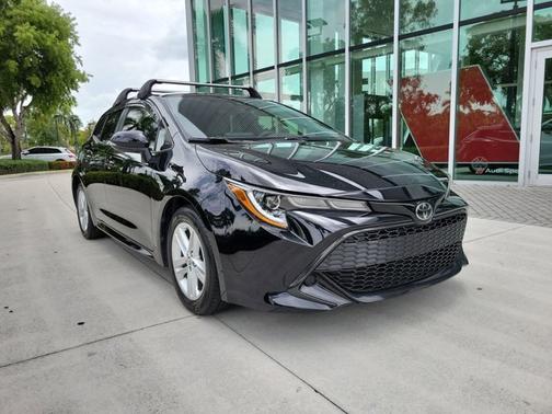 2020 Toyota Corolla Hatchback SE