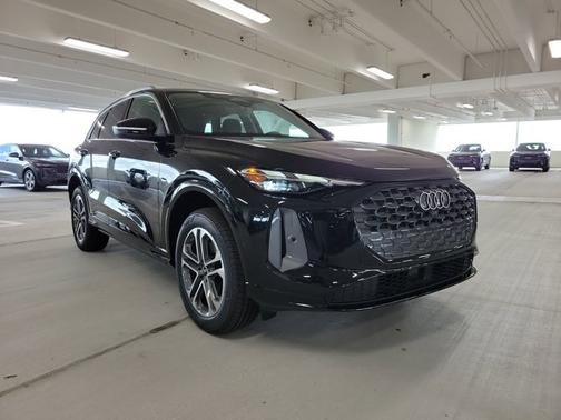 2025 Audi Q5 Premium