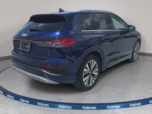 Navarra Blue Metallic 2023 Audi Q4 e-tron Premium 40 RWD