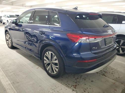 Navarra Blue Metallic 2023 Audi Q4 e-tron Premium 40 RWD